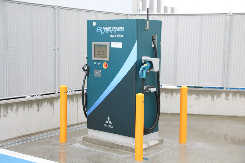 CHAdeMO/Combo両対応の急速充電器