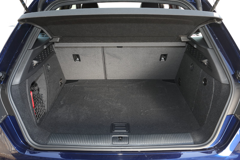 ラゲッジルーム