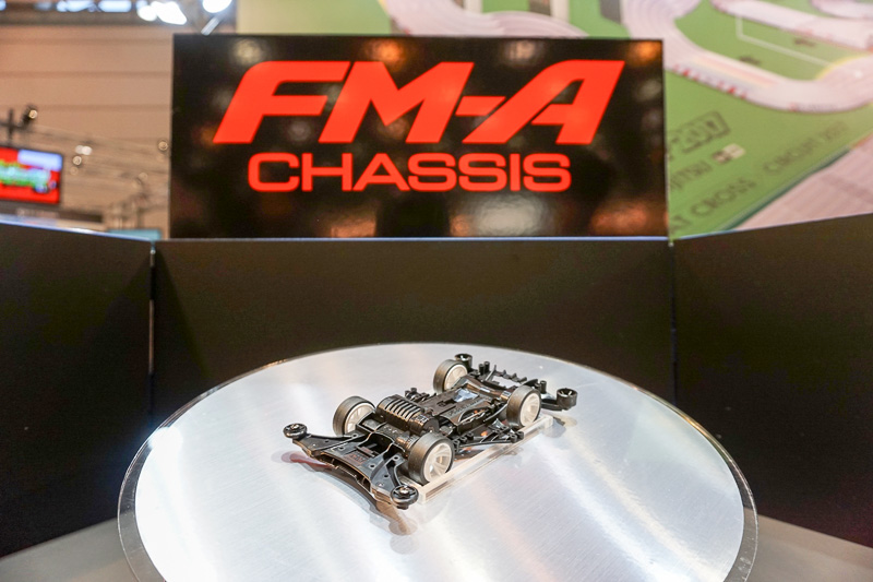 フロント側にモーターを配置した新シャーシを初公開