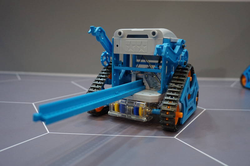 「プログラムバー」を使ってロボットの動きをプログラムできる「カムプログラムロボット工作セット」