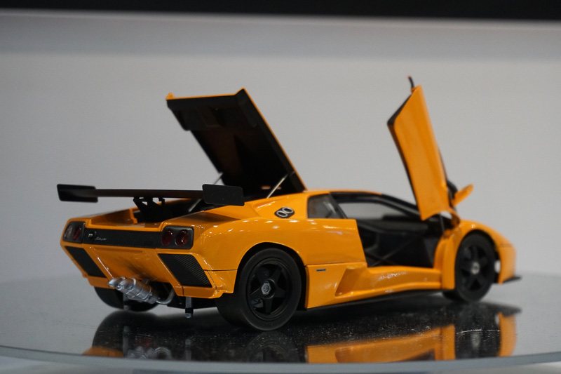 全世界30台限定生産のレーシングカー「ディアブロGTR」のスケールモデル