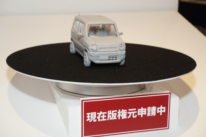 塗装不要、接着剤不要といった簡単プラモデルの提案