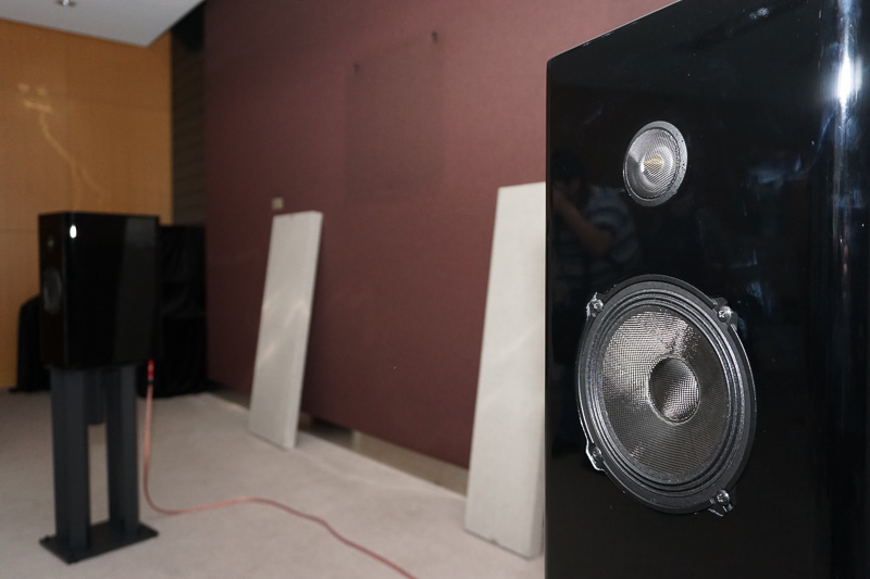 会場に用意された試聴室