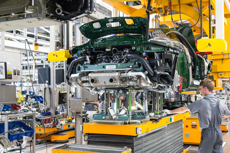 911全車両が生産されるツッフェンハウゼン本社の生産拠点