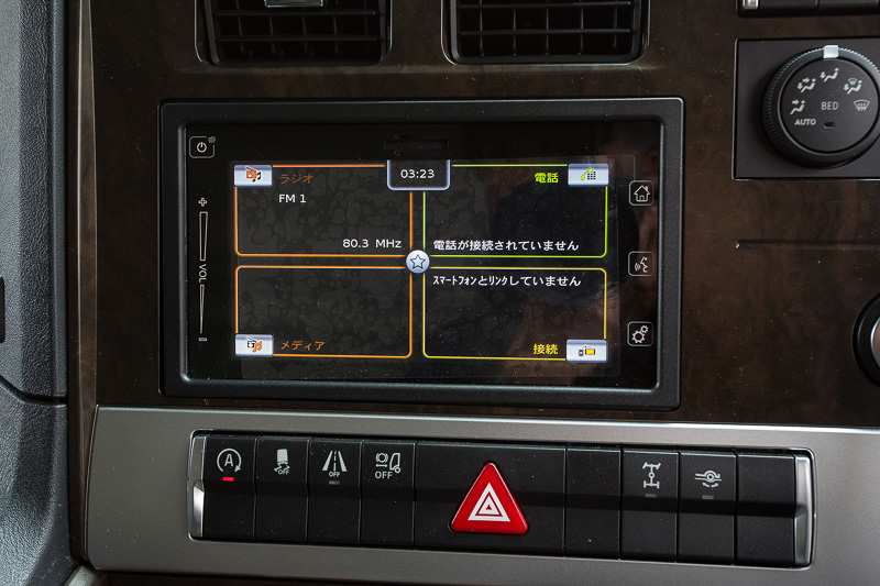 Premium Lineにはタッチパネル式のオーディオユニット「TCC touch」が標準装備