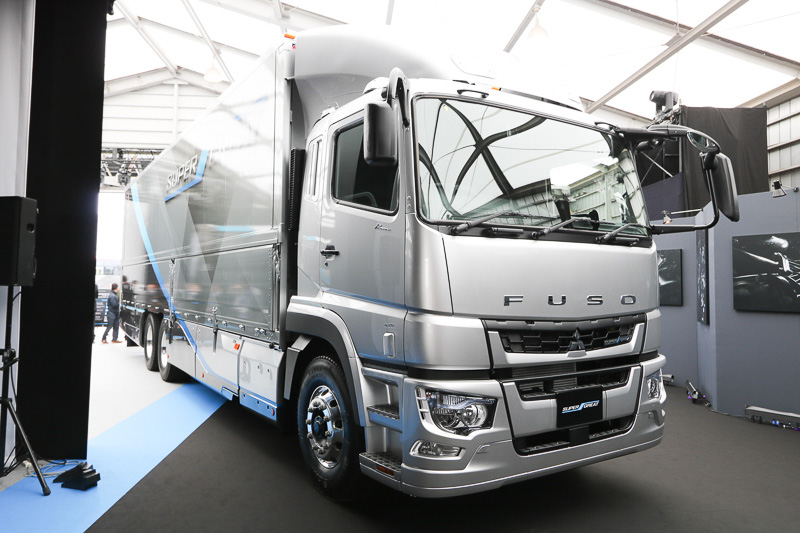 大型トラック「スーパーグレート」