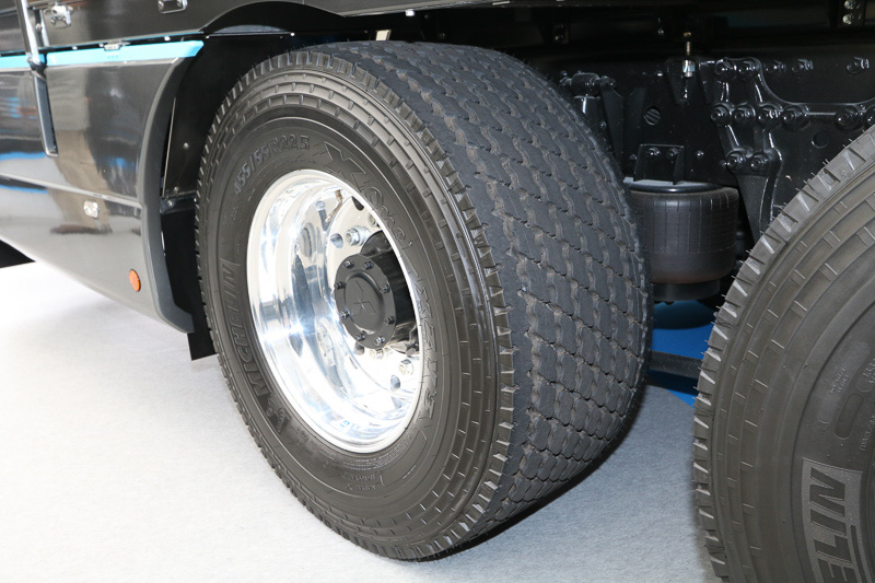 スーパーシングルタイヤ