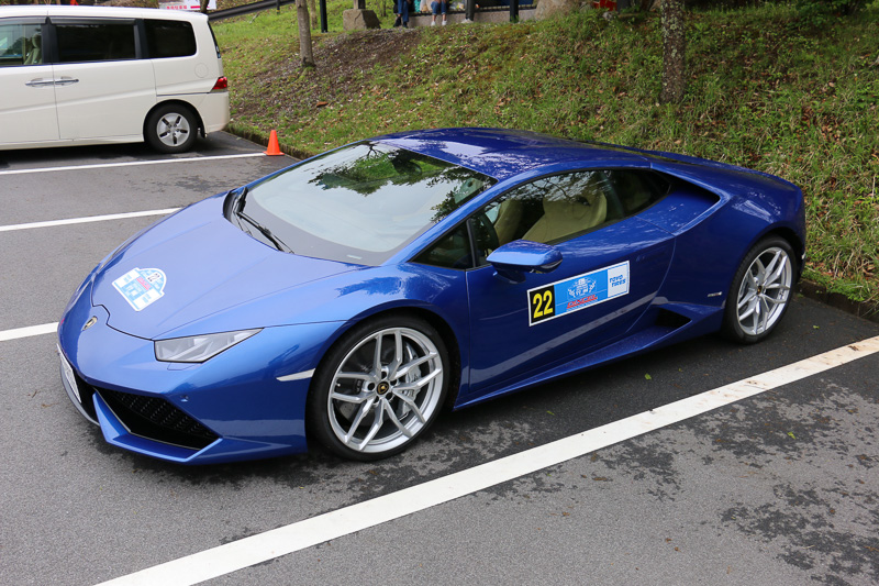 ラリーの参加車両だけでなく、近隣から集まったクラシックカーなども展示され、多くのファンが足を運んだ
