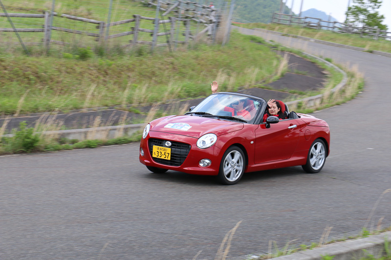 SSでのタイム計測後は、逆方向にコースを走ってパレードラン。全SSの終了後には、曽爾高原ファームガーデンと曽爾村役場を往復する「村内パレード」も実施された