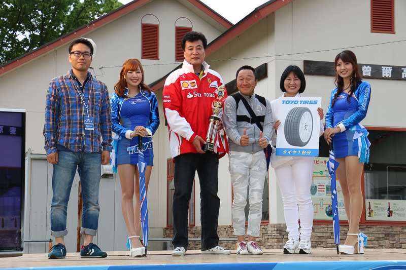 「アベレージ部門」優勝者の表彰シーン