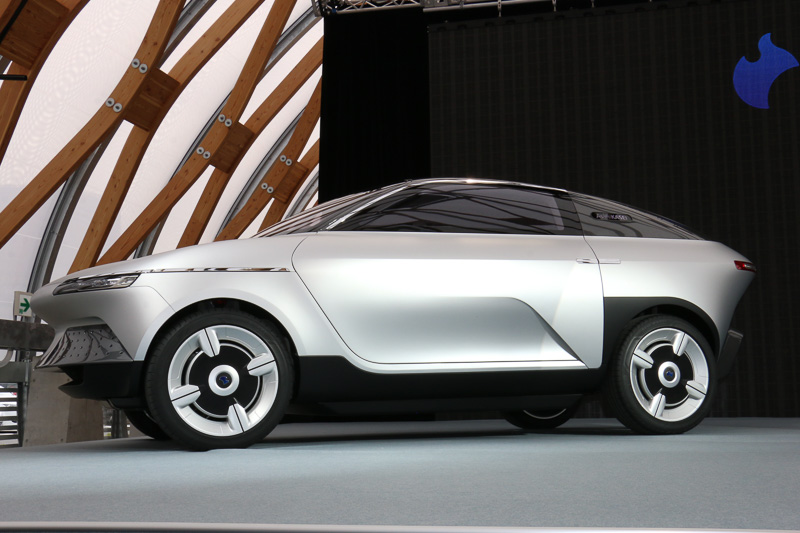 EVコンセプトカーのAKXY（アクシー）