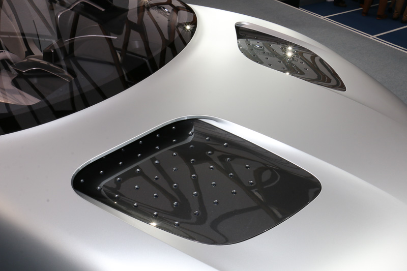 ボンネット上にダクトを設定