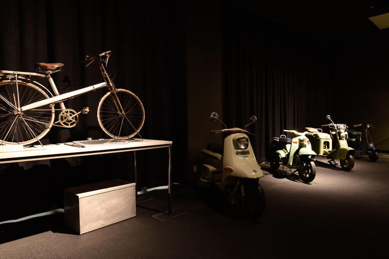 スクーターなどの2輪車も展示