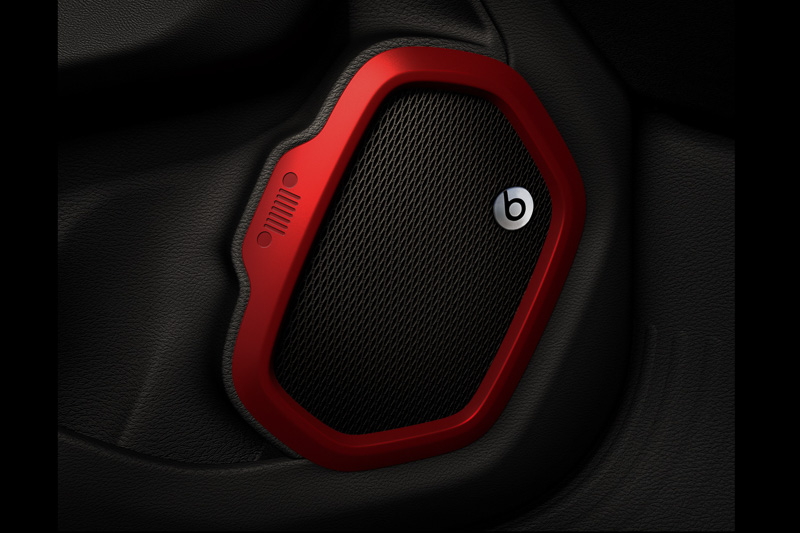 特別装備の「Beats Audio プレミアムサウンドシステム」