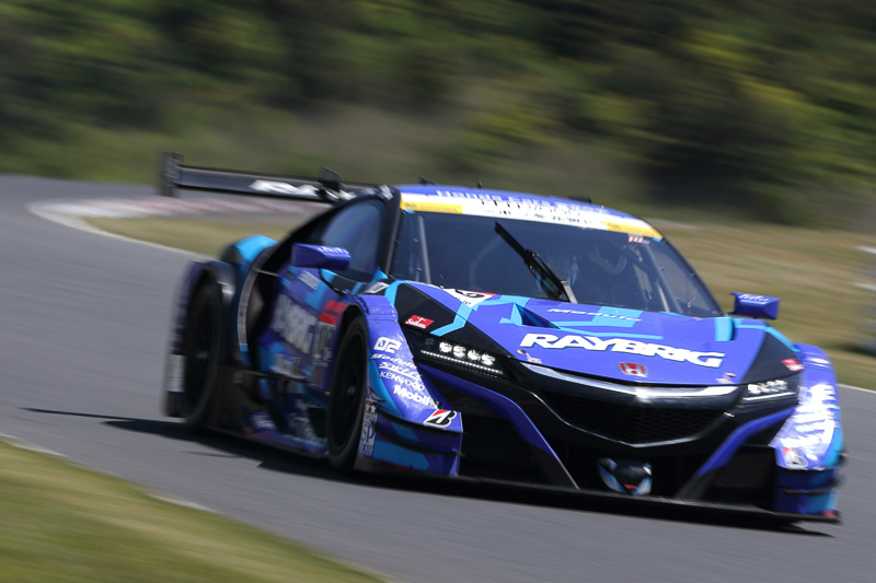 第3戦オートポリスのポールポジションを獲得した100号車 RAYBRIG NSX-GT（山本尚貴/伊沢拓也組、BS）
