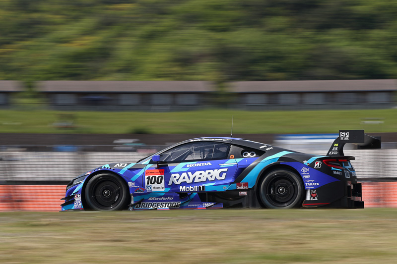 公式練習から好タイムを記録し、ポールポジションを獲得した100号車 RAYBRIG NSX-GT（山本尚貴/伊沢拓也組、BS）