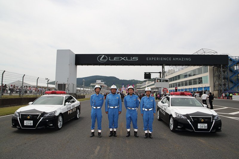 大分県警が先導するため、グリッドの前列に着任