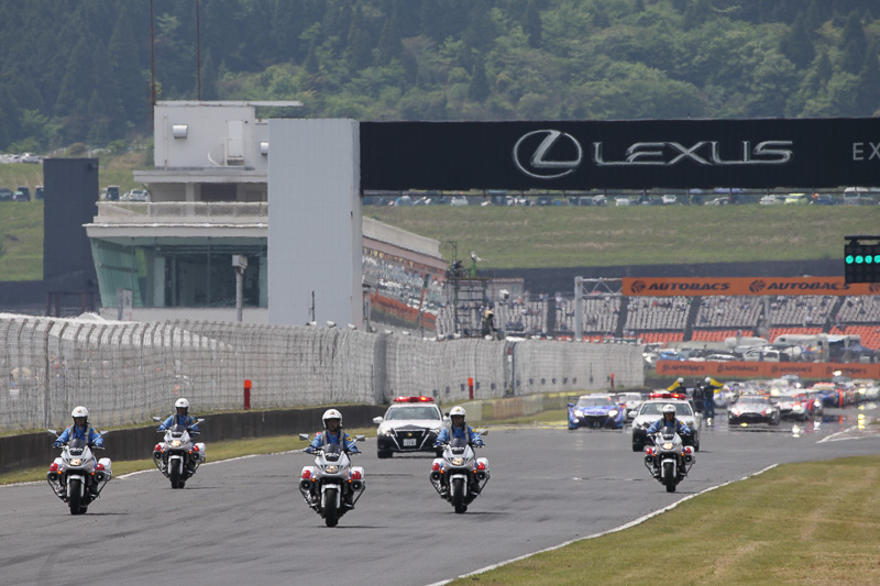 14時にパレードラップ開始