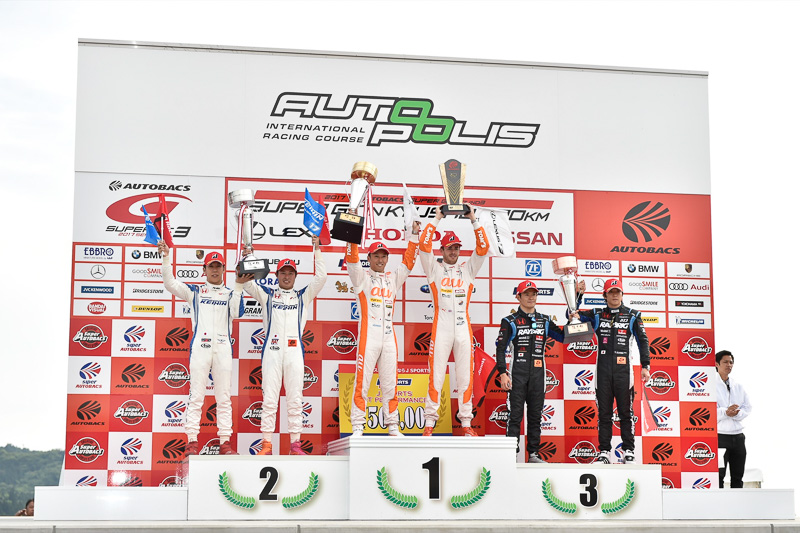 GT500クラス表彰台