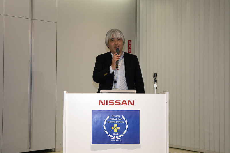 グローバルマーケティングに携わる部署に所属する中山氏。中山氏は「日本でのグループA スカイライン GTS-Rと言うと、長谷見選手が乗ったリーボックスカイラインが圧倒的に有名ですが、同じグループAのGTS-Rで欧州でこんなに活躍したクルマがあるんだということを、いつか取り上げたいと思っていました」と語った