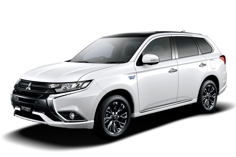 車両展示や体験試乗などが行なわれる「アウトランダーPHEV」