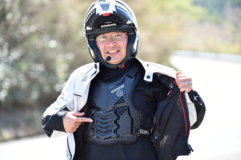 バイクに乗る際はプロテクターを着用したい