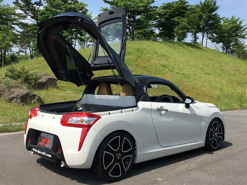 「コペン」をハッチバック車に着せ替えたコンセプトカー