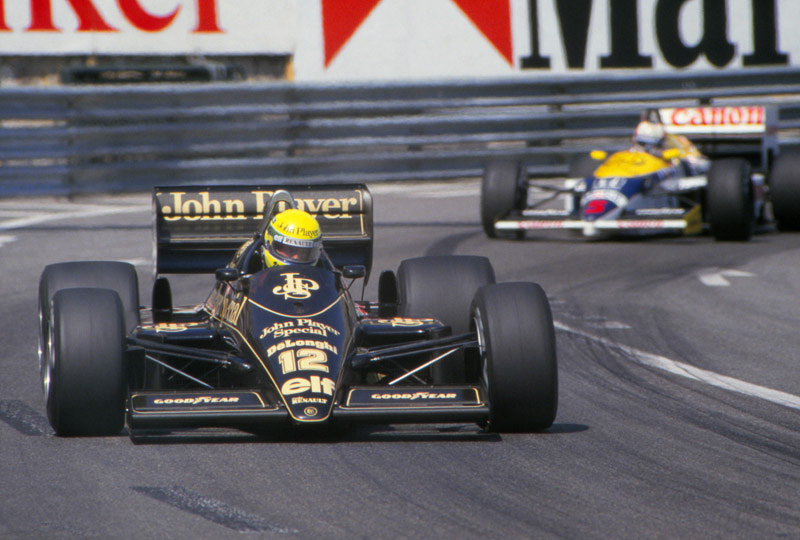 セナは3位表彰台を獲得。翌1987年にモナコ初勝利を挙げ、1988年はトップ独走するも自爆してリタイヤ。1989年から1993年まで5連勝。セナの通算6勝は現在もモナコ最多勝利