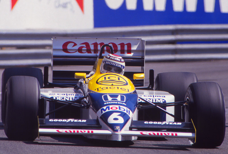 ピケは予選11位、決勝7位と残念な結果に終わった。1986年は4勝してランキング3位。翌1987年は鈴鹿でチャンピオンを決める