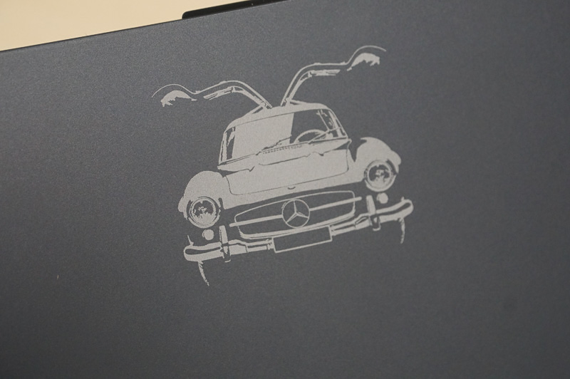 300SLのレーザー刻印。細部まで再現されている