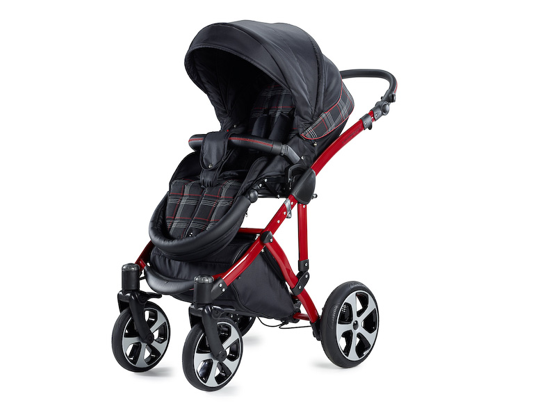 GTIカラーの赤いアルミニウムフレームをはじめ、ホイールデザインやタータンチェック柄のシート、ハニカム構造デザインやスライド・ハンドルのGTI ステッチなどGTI デザインを忠実に再現