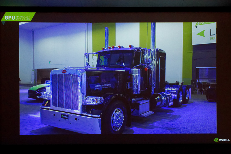 トラックなど業務用車両の展示も。こちらは米ワシントン州の大型トラックメーカーPACCARによる自動運転トラック