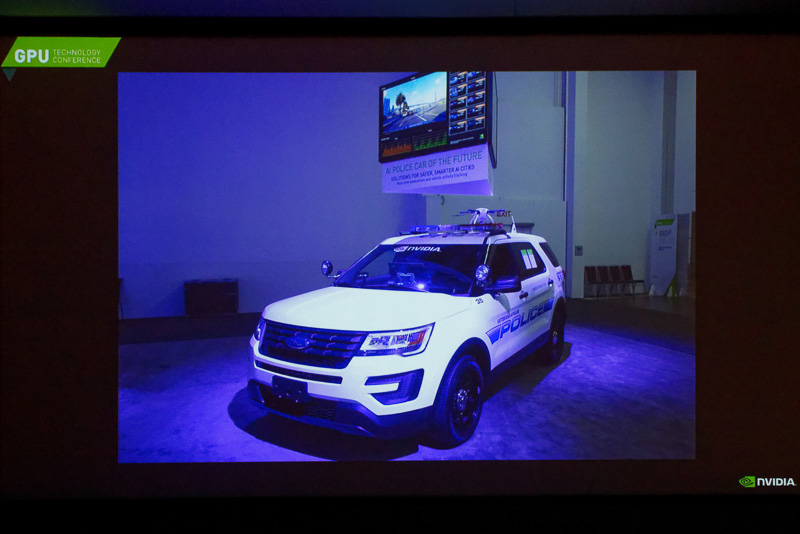 AI技術で追跡車両の特徴検出やナンバー検出を行なえるAIポリスカー。こうした車両も近い将来登場するだろうとした