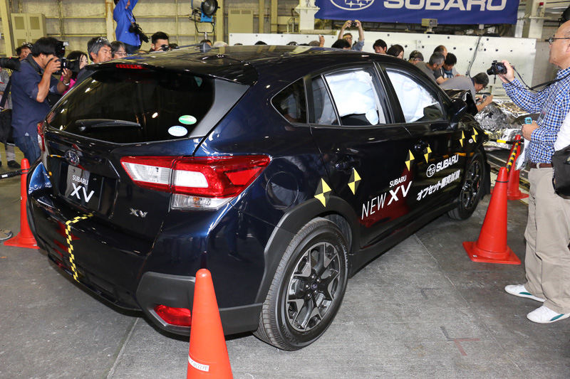 オフセット衝突後のXV