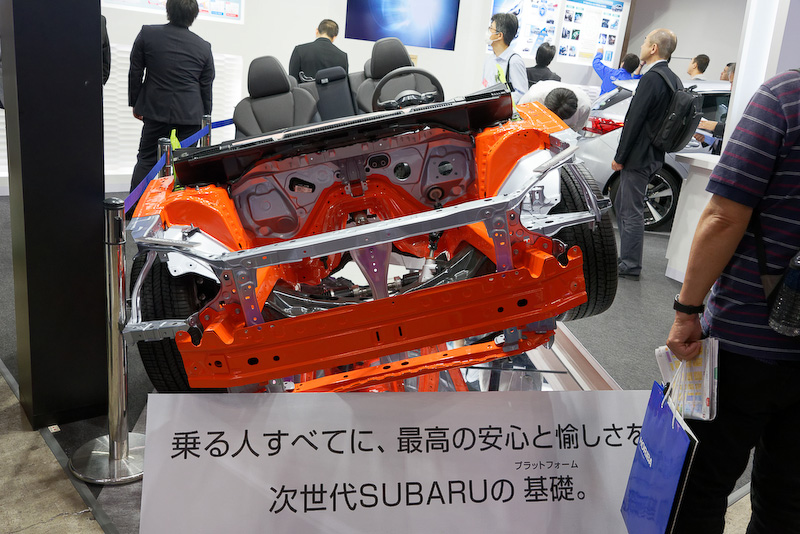 SGPの台車部分が色分けされて展示