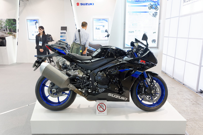 新型スーパースポーツ「GSX-R1000R」