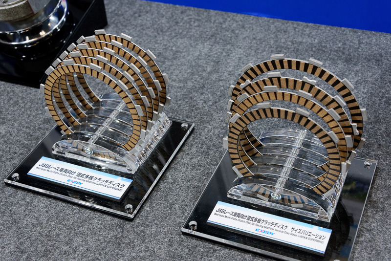 全日本ロードレース選手権のレース車両にも湿式多板クラッチディスクを供給。大排気量の市販車両向けに、こうした高付加価値製品を提供する検討も進めているとのこと