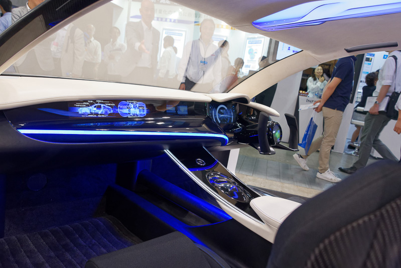 東レの素材技術を結集したというコンセプトカー「TEEWAVE AC1」