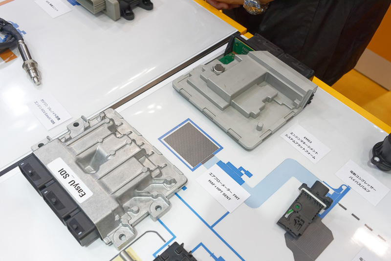 直噴エンジン化やダウンサイジング化（過給）のトレンドに対応すべく、コンチネンタルはガソリンエンジン部品にも積極的に取り組む。ECUはマルチコアチップセットの採用で処理速度の向上が進む