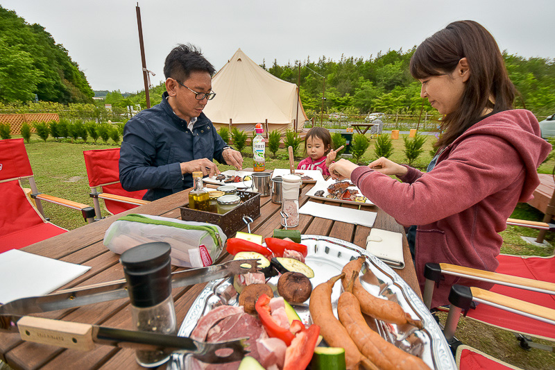 焼きたてのお肉を召し上がれ♪ まだまだいっぱいありますよ
