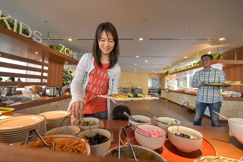 朝食はビュッフェスタイル