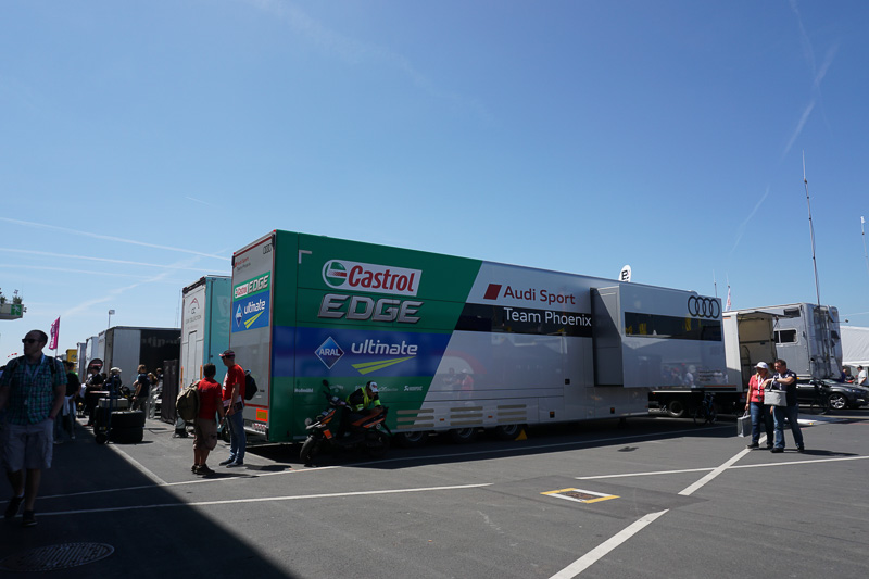 ピットも複数台で共有される