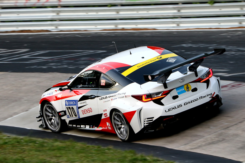 予選1回目を走行するLEXUS RC