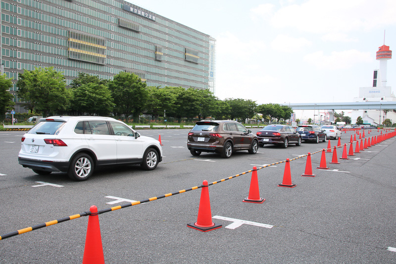 隊列走行している様子