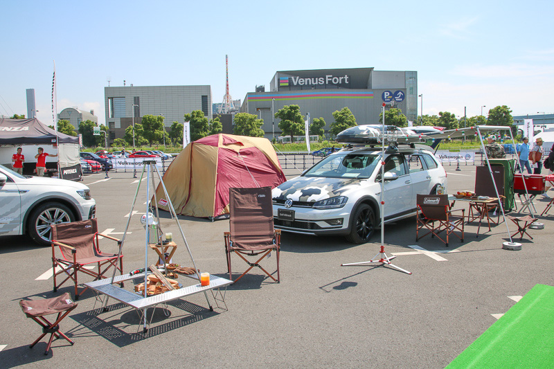 アウトドアの展示もある