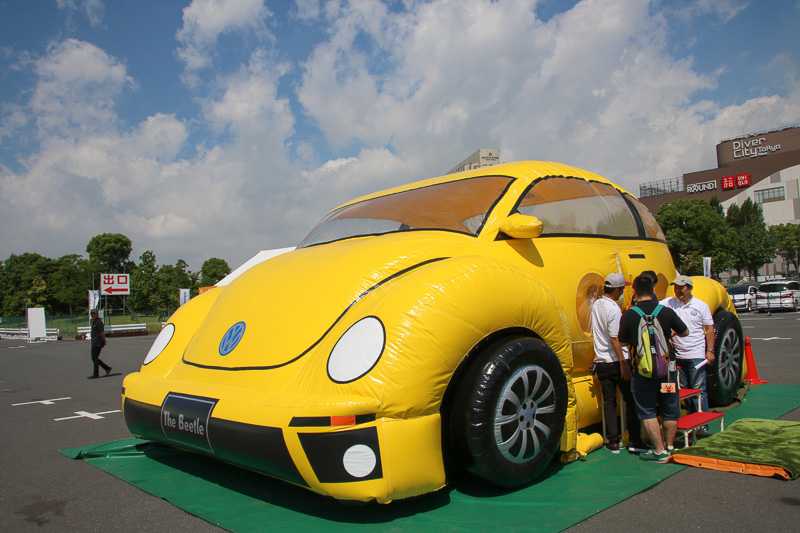 ザ・ビートルの遊具「ふあふあ」。中に入って遊べる