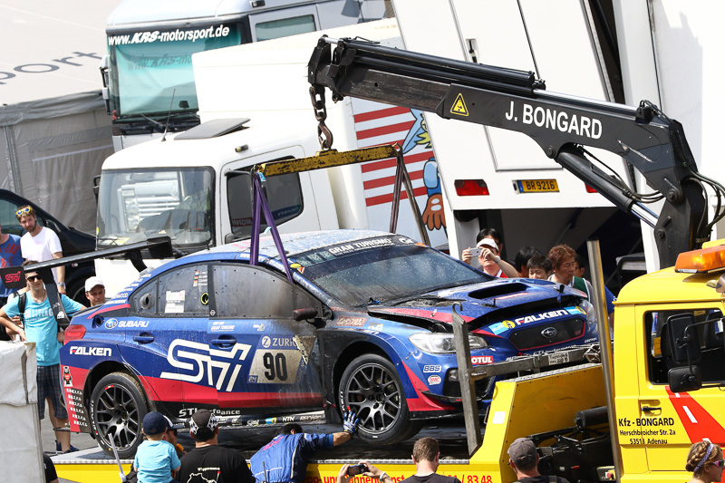 現地時間12時30分ごろ、「第45回ニュルブルクリンク24時間耐久レース」に出場していたSTI（スバルテクニカインターナショナル）の90号車「SUBARU WRX STI」がフロント右側から出火