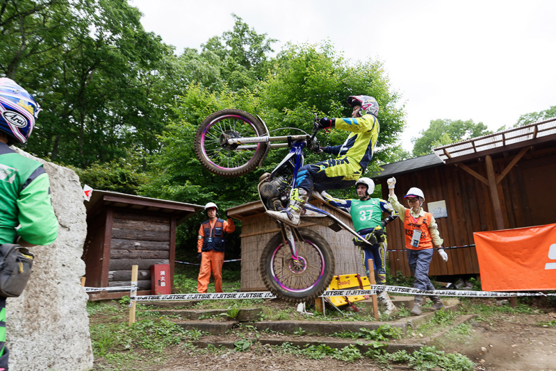 野崎選手の走り。前半セクションでミスが多く、順位を上げられなかった
