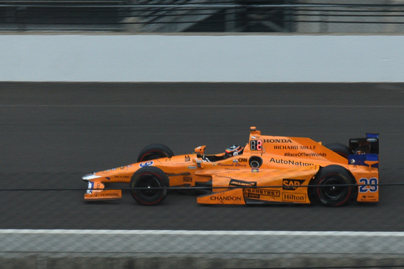 55周終了時点でトップに立つ29号車 フェルナンド・アロンソ