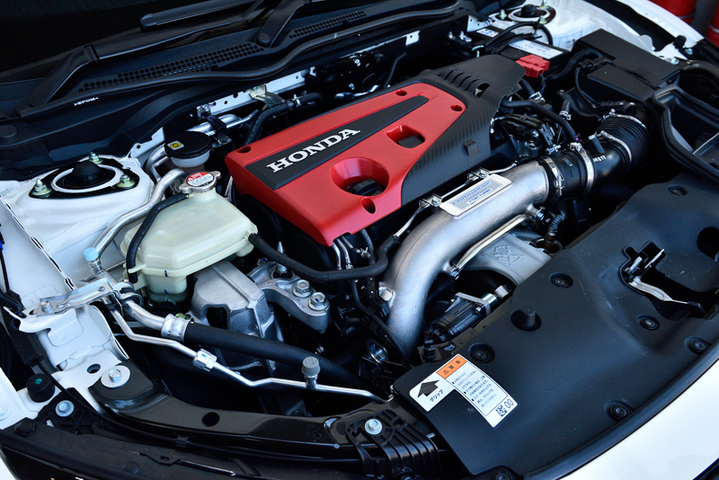 最高出力320馬力、最大トルク400Nmを発生するという直列4気筒 2.0リッターVTECターボエンジン